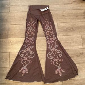 TEEKI leggings with bell bottoms